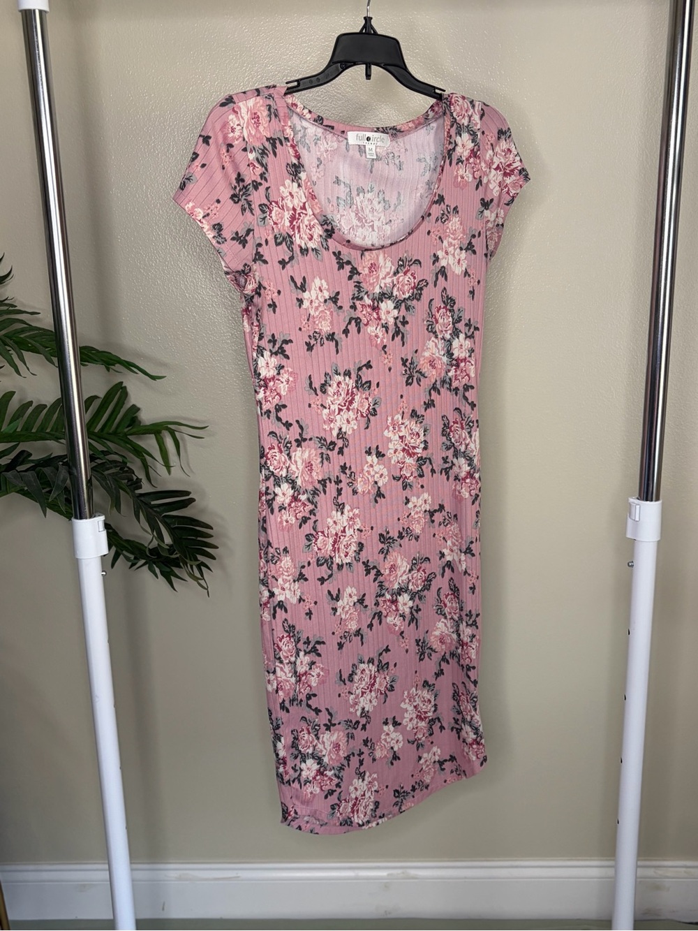 Full Circle Trends Pink Floral Ribbed Bodycon Midi Dress Size M